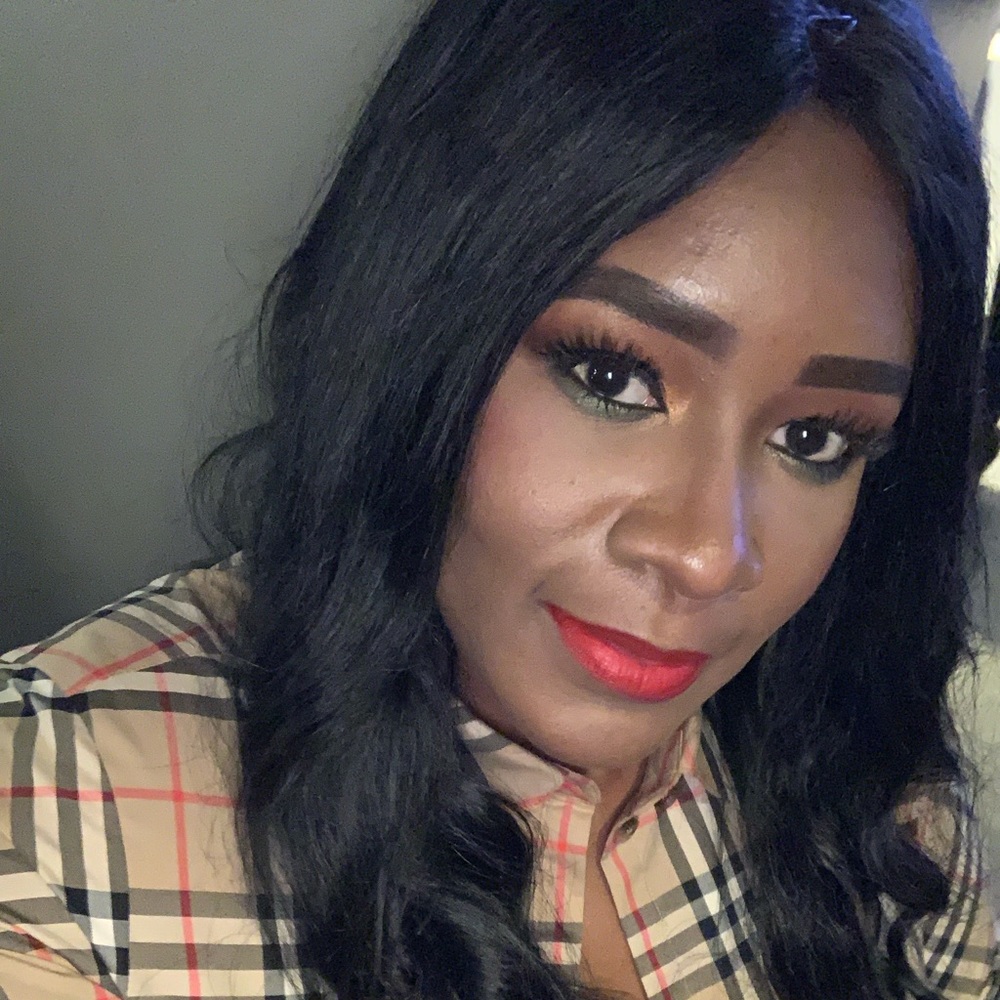 Meet your Posher, Kakia